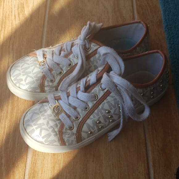 Toddler Michael Kors shoes - Picture 1 of 8